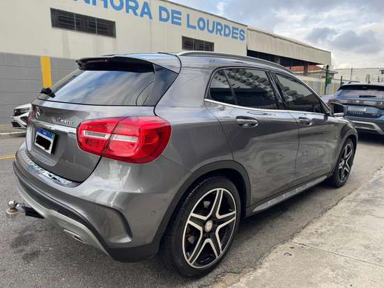 MERCEDES-BENZ-GLA 250-2017