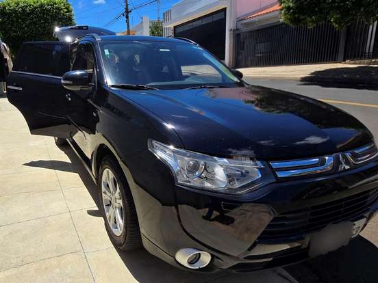 MITSUBISHI-OUTLANDER-3.0 GT 4X4 V6 24V GASOLINA 4P AUTOMÁTICO MITSUBISHI-OUTLANDER-2013