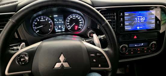 MITSUBISHI-OUTLANDER-2013