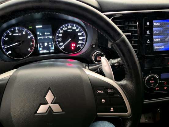 MITSUBISHI-OUTLANDER-3.0 GT 4X4 V6 24V GASOLINA 4P AUTOMÁTICO MITSUBISHI-OUTLANDER-2013