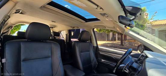 MITSUBISHI-OUTLANDER-2013