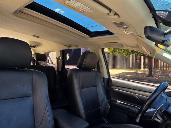 MITSUBISHI-OUTLANDER-3.0 GT 4X4 V6 24V GASOLINA 4P AUTOMÁTICO MITSUBISHI-OUTLANDER-2013