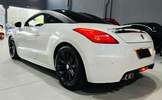 PEUGEOT-RCZ-2015