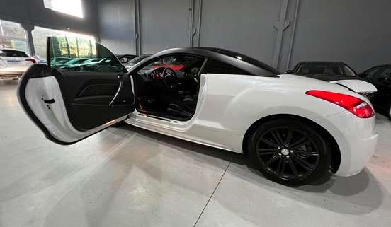 PEUGEOT-RCZ-2015