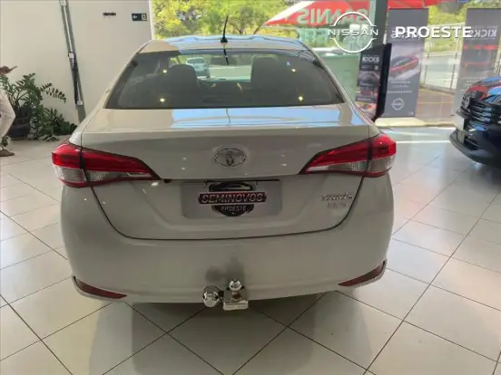 TOYOTA-YARIS-2021