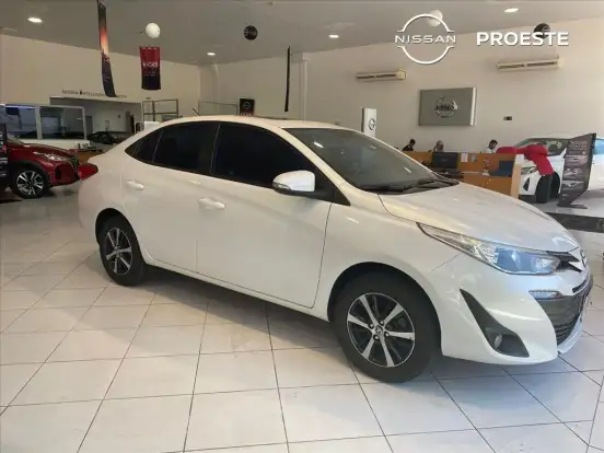 TOYOTA-YARIS-2021