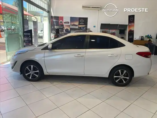 TOYOTA-YARIS-2021