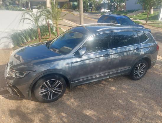 VOLKSWAGEN TIGUAN 2.0 300 TSI GASOLINA ALLSPACE R-LINE AUTOMÁTICO