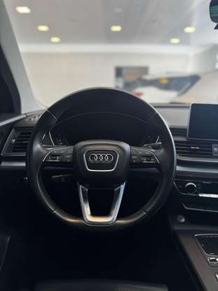 AUDI-Q5-2020