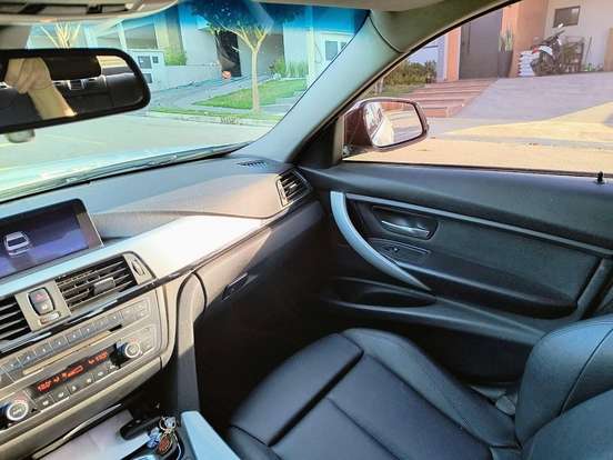 BMW-320i-2013