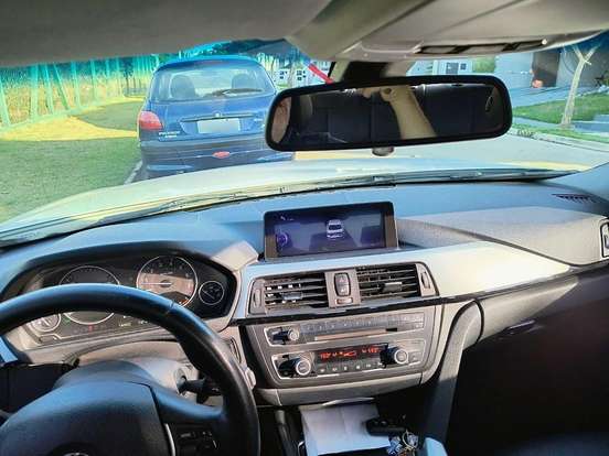 BMW-320i-2013