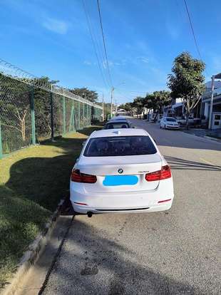BMW-320i-2013