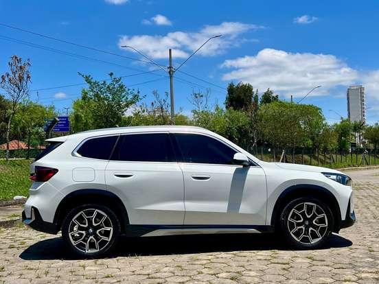 BMW-X1-2024