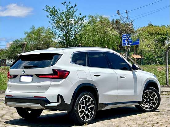 BMW-X1-2024