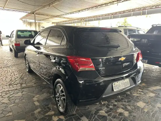 CHEVROLET-ONIX-2019