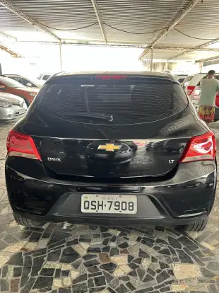 CHEVROLET-ONIX-2019