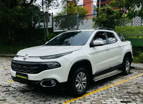 FIAT TORO 1.8 16V EVO FLEX FREEDOM AT6 FIAT TORO 1.8 16V EVO FLEX FREEDOM AT6