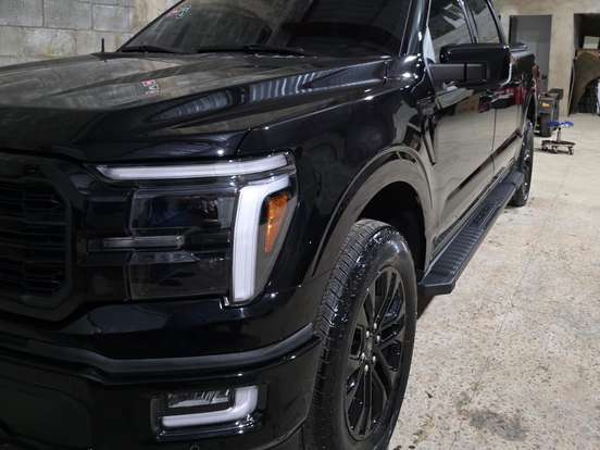 FORD-F-150-5.0 V8 GASOLINA CD LARIAT BLACK FX4 AUTOMÁTICO FORD-F-150-2024