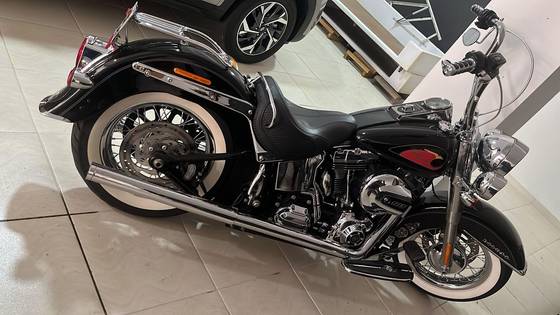 HARLEY-DAVIDSON SOFTAIL DELUXE 