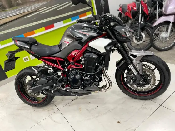 KAWASAKI Z900 KAWASAKI Z900