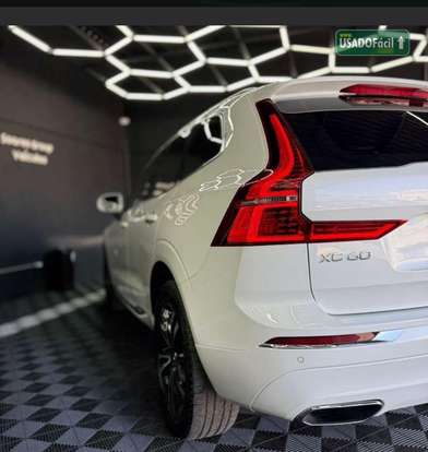 VOLVO-XC60-2020