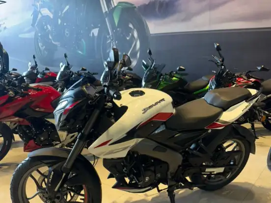 BAJAJ-DOMINAR NS160 BAJAJ-DOMINAR NS160-2025