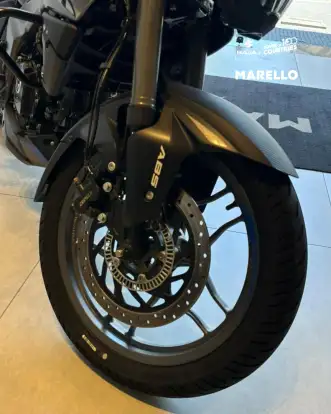 BAJAJ-DOMINAR NS200-2025
