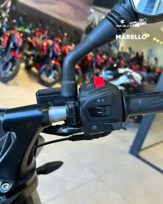 BAJAJ-DOMINAR NS200-2025