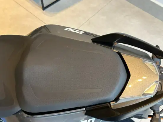 BAJAJ-DOMINAR NS200 BAJAJ-DOMINAR NS200-2025