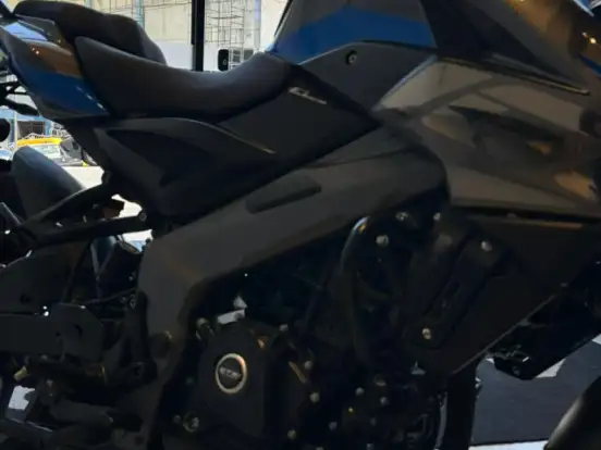 BAJAJ-DOMINAR NS200 BAJAJ-DOMINAR NS200-2025