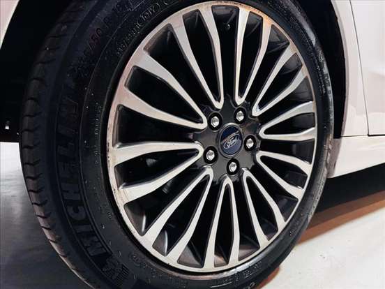 FORD-FUSION-2018