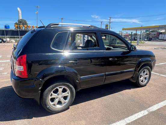 HYUNDAI-TUCSON-2010