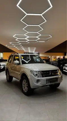 MITSUBISHI PAJERO FULL 3.2 HPE 4X4 16V TURBO INTERCOOLER DIESEL 2P AUTOMÁTICO MITSUBISHI PAJERO FULL 3.2 HPE 4X4 16V TURBO INTERCOOLER DIESEL 2P AUTOMÁTICO