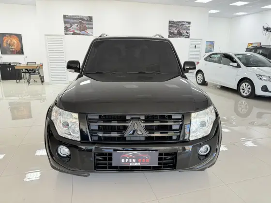MITSUBISHI PAJERO FULL 3.2 HPE 4X4 16V TURBO INTERCOOLER DIESEL 4P AUTOMÁTICO MITSUBISHI PAJERO FULL 3.2 HPE 4X4 16V TURBO INTERCOOLER DIESEL 4P AUTOMÁTICO