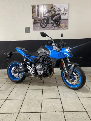 SUZUKI GSX-8S 