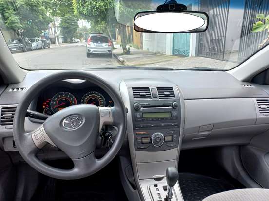 TOYOTA-COROLLA-2010