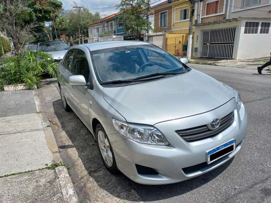TOYOTA-COROLLA-2010