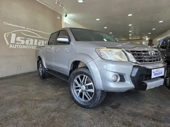TOYOTA HILUX 2.7 SRV 4X2 CD 16V FLEX 4P AUTOMÁTICO TOYOTA HILUX 2.7 SRV 4X2 CD 16V FLEX 4P AUTOMÁTICO