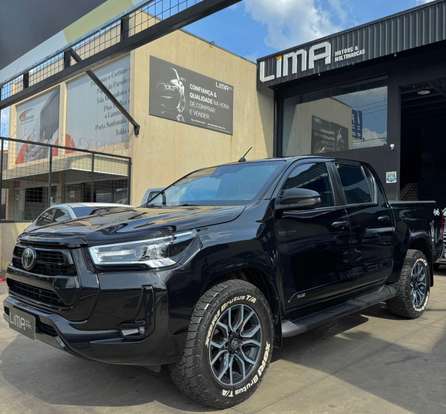 TOYOTA-HILUX-2021
