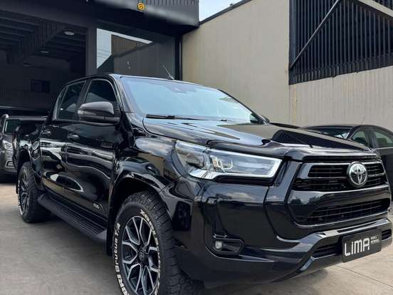 TOYOTA-HILUX-2.8 D-4D TURBO DIESEL CD SRX 4X4 AUTOMÁTICO TOYOTA-HILUX-2021