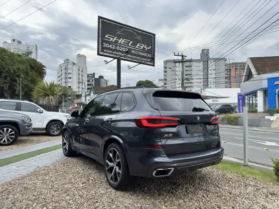 BMW X5 3.0 I6 TURBO HÍBRIDO XDRIVE45E M SPORT AUTOMÁTICO
