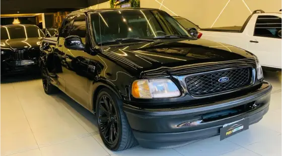 FORD F-150 5.4 LARIAT 4X4 CE V8 24V GASOLINA 4P AUTOMÁTICO