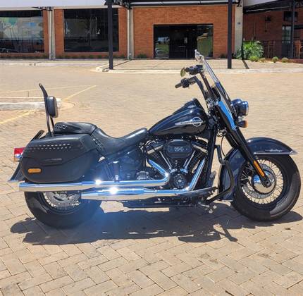 HARLEY-DAVIDSON SOFTAIL HERITAGE CLASSIC 114 