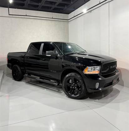 RAM CLASSIC 5.7 V8 GASOLINA LARAMIE NIGHT EDITION CD 4X4 AUTOMÁTICO