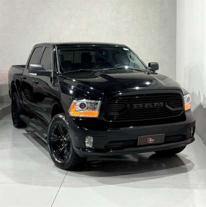 RAM-CLASSIC-5.7 V8 GASOLINA LARAMIE NIGHT EDITION CD 4X4 AUTOMÁTICO RAM-CLASSIC-2023