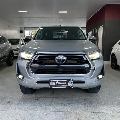 TOYOTA HILUX 2.8 D-4D TURBO DIESEL CD GR-S 4X4 AUTOMÁTICO TOYOTA HILUX 2.8 D-4D TURBO DIESEL CD GR-S 4X4 AUTOMÁTICO