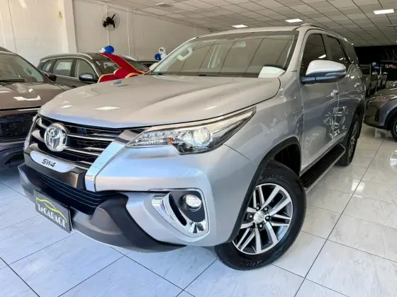 TOYOTA HILUX SW4 2.8 SRX 4X4 16V TURBO INTERCOOLER DIESEL 4P AUTOMÁTICO