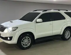 TOYOTA HILUX SW4 3.0 SRV 4X4 7 LUGARES 16V TURBO INTERCOOLER DIESEL 4P AUTOMÁTICO TOYOTA HILUX SW4 3.0 SRV 4X4 7 LUGARES 16V TURBO INTERCOOLER DIESEL 4P AUTOMÁTICO