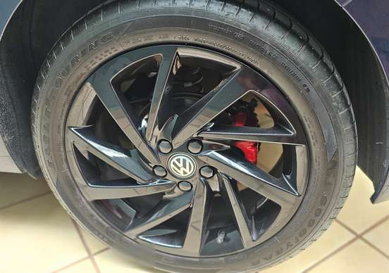 VOLKSWAGEN-POLO-1.0 200 TSI HIGHLINE AUTOMÁTICO VOLKSWAGEN-POLO-2018