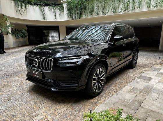 VOLVO XC90 2.0 T8 HYBRID MOMENTUM AWD GEARTRONIC